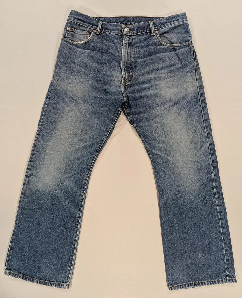 Levi's 517 Jeans Mens 38x30 Blue Med Wash Regular Bootcut Zip Fly Denim Casual